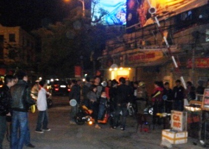 Hiện trường vụ gã đạp xích lô truy sát bà bán hàng nước.