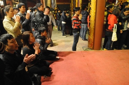 Đầu năm hành hương về Hương Tích cầu may mắn, thịnh vượng.