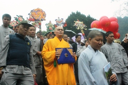 Những nghi lễ truyền thống và màn múa tứ linh thu hút sự thích thú của hàng vạn du khách.