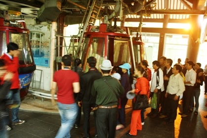 Yên Tử trầm lặng bất ngờ trong ngày khai hội