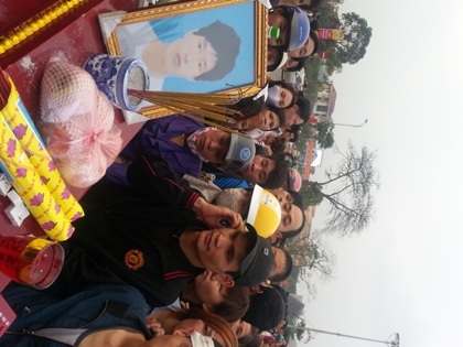 Điều tra "mắt xích" quan trọng trong vụ xác chết dưới mương - 1 Nạn nhân Nguyễn Tuấn Anh đã được gia đình mai táng.