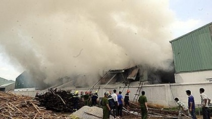 Hiện trường đám cháy tại Công ty Việt Phong. (Ảnh: Nhân dân)