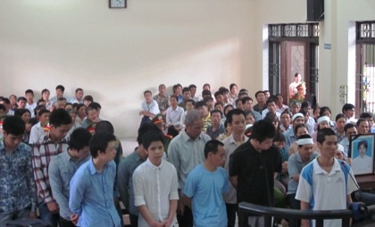 14 trai làng quây đánh đến chết 2 thanh niên vì dám... tán gái làng - 2 14 trai làng lĩnh án