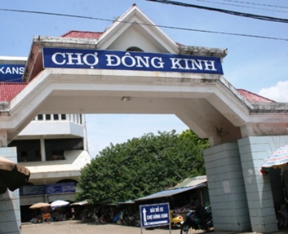 Chợ Đông Kinh, một trong những 
