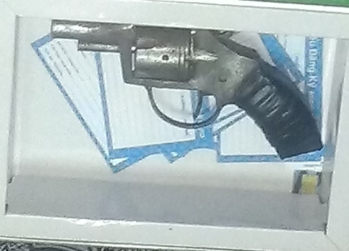 Súng quân dụng được các đối tượng dùng để bảo kê sới bạc.