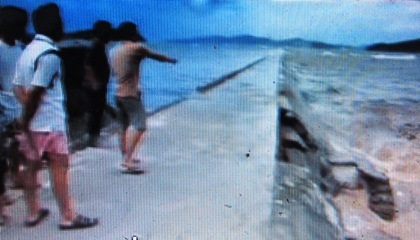 Cầu cảng bị sạt lở tại huyện đảo Cô Tô.