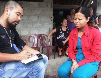 Chị Hà Thị Liễu xót xa trao đổi với PV