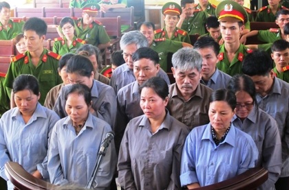  Các bị cáo tại phiên tòa xét xử.