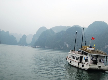 Hơn 100 du khách bị mắc kẹt tại Cô Tô đã trở về đất liền.