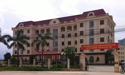 Công an TP Ninh Bình kết luận anh Huấn nhảy lầu để bỏ trốn.