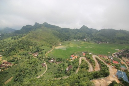 Hai thanh niên Hàn Quốc phượt xuyên Việt khám phá vẻ đẹp các vùng miền Việt Nam.