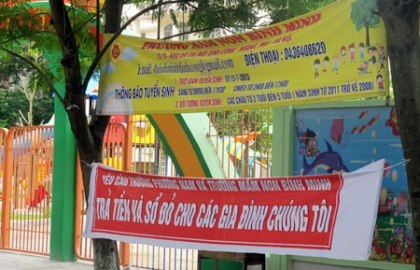 Chủ tịch HĐQT trường tư bị tố “xù” nợ trăm tỷ, cả trường bị “bao vây” - 1 Chủ tịch HĐQT trường tư bị tố “xù” nợ trăm tỷ, cả trường bị “bao vây”