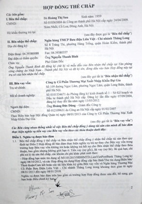 Hợp đồng thế chấp sổ đỏ của gia đình bà Sau được 3 bên ký kết tại nhà bà Sau.
