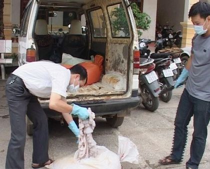 Bó tay trước thực phẩm bẩn! - 4 Nhiều loại thực phẩm được nhập lậu nhưng khi đưa về các chợ thì gần như được tẩy trắng nguồn gốc.
