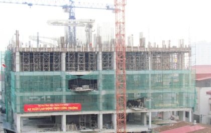 Nhiều khách hàng "tố" bị lừa đảo tại dự án Sky Garden Towers - 2 Tuy nhiên nhiều khách hàng lại đang... kêu trời về tiến độ và các sai phạm của dự án