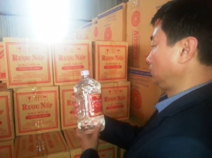 Vụ 4 người tử vong do rượu: Lượng methanol trong rượu “xịn” cao gấp 2.000 lần - 1 Choáng với 5/6 mẫu Rượu nếp 29 Hà Nộ có lượng Methanol cao gấp 2.000 lần.