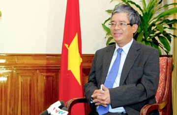 Đẩy nhanh thực hiện Lộ trình xây dựng Cộng đồng ASEAN - 1 Thứ trưởng Ngoại giao Phạm Quang Vinh, Trưởng SOM ASEAN Việt Nam.