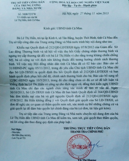 Một công dân kêu oan vì bị cắt chế độ thương binh - 5 Bà Lê Thị Hiền cùng đơn kiến nghị kêu oan gửi báo Dân trí.