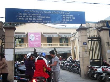 Bãi trông xe chặt chém trong Trụ sở các cơ quan quận Cầu Giấy tiếp tục bị sờ gáy.