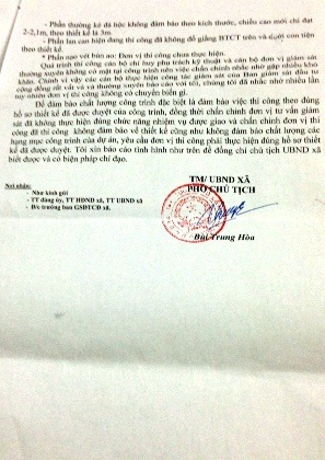 Các công trình phúc lợi tại xã Tây Tựu bị “rút ruột” trong khi thi công.