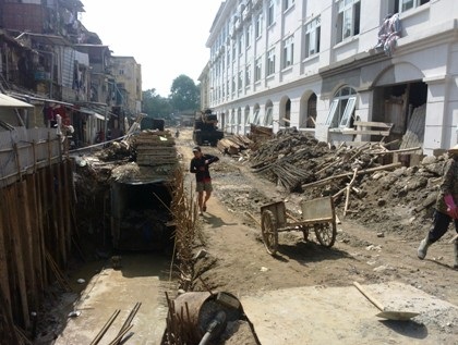 Bài 4: Ban quản lý dự án thoát nước thi công cầm chừng, người dân khốn đốn vì ô nhiễm - 1 D