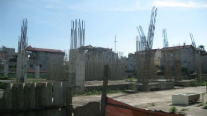 Khách hàng bức xúc trong tiết trời nắng gắt.