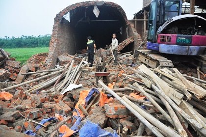 Hiện trường vụ sập lò gạch.