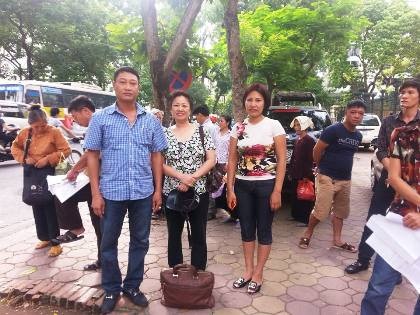 Bài 63: Những điểm bất thường trong phiên tòa sơ thẩm vụ án 194 phố Huế - 6 Gia đình 194 phố Hɵế được TAND TP Hà Nội khẳng định là bị hại trước phiên tòa.