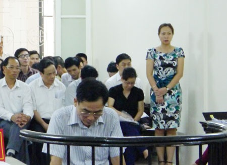 Bài 59: Phát lộ nhiều bất thường trong việc bán đấu giá nhà 194 phố Huế - 3 Bà Đoàn Thị Thu Trang khai tỉ mỉ việc Trịnh Ngọc Chung chỉ đạo làm giả mạo hồ sơ.