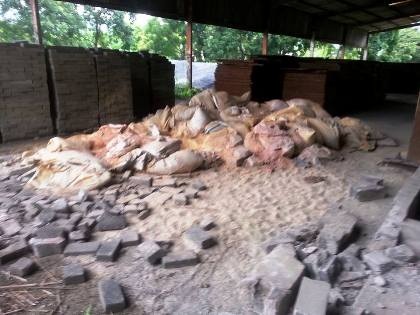 Hoang lạnh nhà máy xi măng lớn nhất tỉnh Hà Giang.