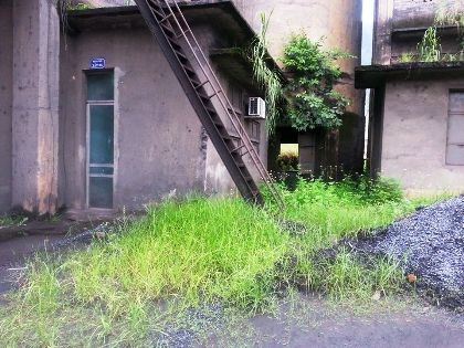 Hoang lạnh nhà máy xi măng lớn nhất tỉnh Hà Giang phía sau lời kêu cứu của cả trăm công nhân - 7 Đại công trường sôi động ngày nào giờ trở lên hoang lạnh, tiêu điều.