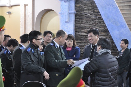 Bài Ĳ4: “TAND TP Việt Trì tiếp tục vi phạm thủ tục tố tụng”