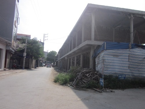 Cận cảnh hàng chục ki ốt "mọc" trên hệ thống thủy lợi Bắc Đuống - 6 Những hệ lụy khôn lường khiến nhân dân vừa bức xúc vừa vô cùng hoang mang lo lắng.