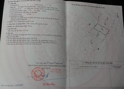 Ô đất thực tế không hề có ngôi nhà nào như thể hiện trên bản vẽ trong sổ đỏ.