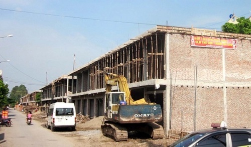 Cận cảnh hàng chục ki ốt "mọc" trên hệ thống thủy lợi Bắc Đuống - 2 Hàng chục ki ốt bức tử hệ thống thủy lợi Bắc Đuống.