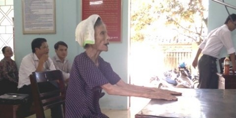 Thanh Hóa: “Con kiến” thắng kiện “củ khoai” - 1 Bà Nguyễn Thị Thinh tại phiên tòa.