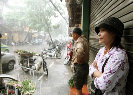 Miền Bắc lạnh bất ngờ giữa mùa hè - 1 Miền Bắc lạnh bất ngờ giữa mùa hè - 1