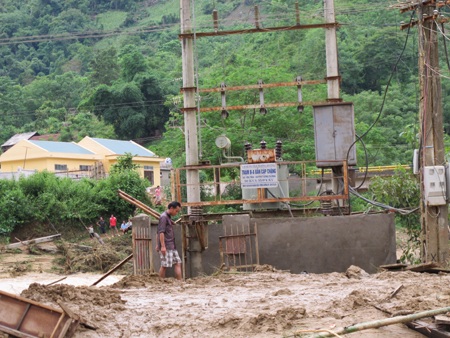 Mưa dông duy trì cả nước, lũ tại Nghệ An còn lên cao - 1