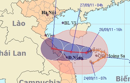 Bão số 4 bất ngờ suy yếu nhanh - 1