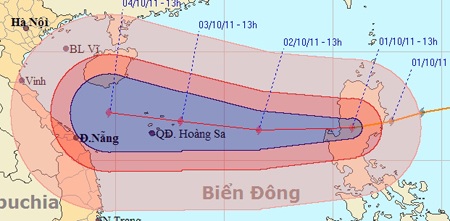 “Siêu bão” vào biển Đông, lũ ĐBSCL vượt mức lịch sử - 1