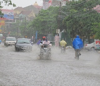 Mưa to khắp miền Bắc và miền Trung, trên biển thời tiết nguy hiểm - 1 Mưa to khắp miền Bắc và miền Trung, trên biển thời tiết nguy hiểm - 1