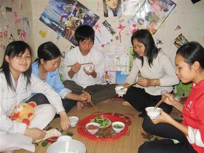 6 tháng cuối năm, đời sống người lao động sẽ bớt khó khăn - 1 6 tháng cuối năm, đời sống người lao động sẽ bớt khó khăn
