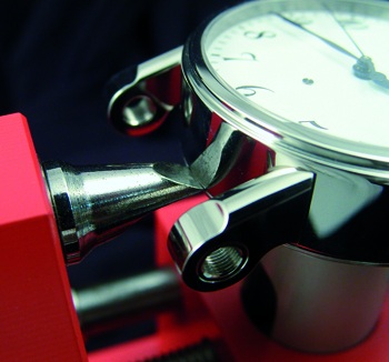 The Picaddily: Cổ điển mà không già cỗi - 3 Mặt đồng hồ Speake- Marin trong quá trình chế tác.