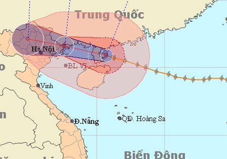 Bão "nhắm thẳng" Móng Cái, Hà Nội có nguy cơ ngập úng - 1 Bão số 5 đang tiến vào Quảng Ninh - Hải Phòng. (Ảnh: NCHMF)