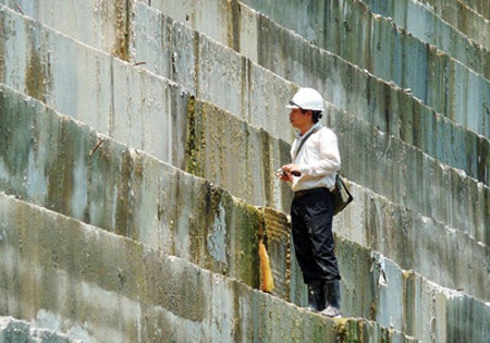 Có hay không đới đứt gãy chạy qua đập Sông Tranh? - 1 Các nhà khoa học đang tranh cãi gay gắt về đới đứt gãy chạy qua đập Sông Tranh