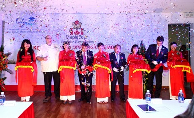 Lễ khai trương khu chế biến thực phẩm.