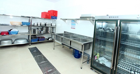 Lễ khai trương khu chế biến thực phẩm.