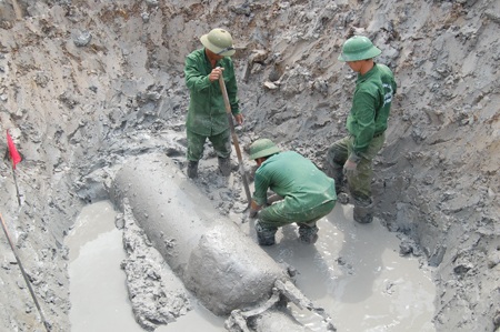 Bom khủng nặng khoảng 1,3 tấn