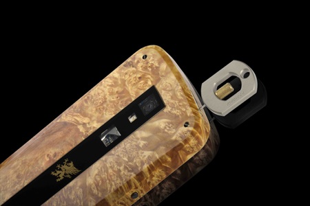Mobiado sẽ ra mắt điện thoại có chìa khóa, thân vỏ bằng đá - 1 Grand Touch Executive là điện thoại đầu tiên có cơ chế “chìa khóa” và hệ thống simcart cơ khí.