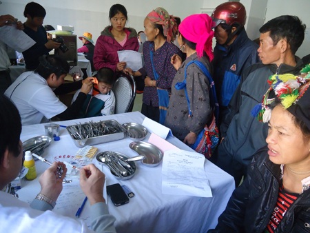 Bệnh viện Bưu điện khám chữa bệnh miễn phí cho hơn 2.000 bà con nhân dân huyện Sìn Hồ.